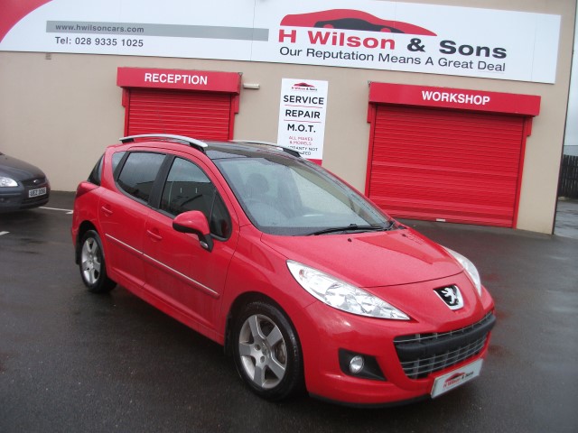 PEUGEOT 207 SW 1.6 HDi ALLURE- FULL SERVICE HISTORY & PANORAMIC ROOF